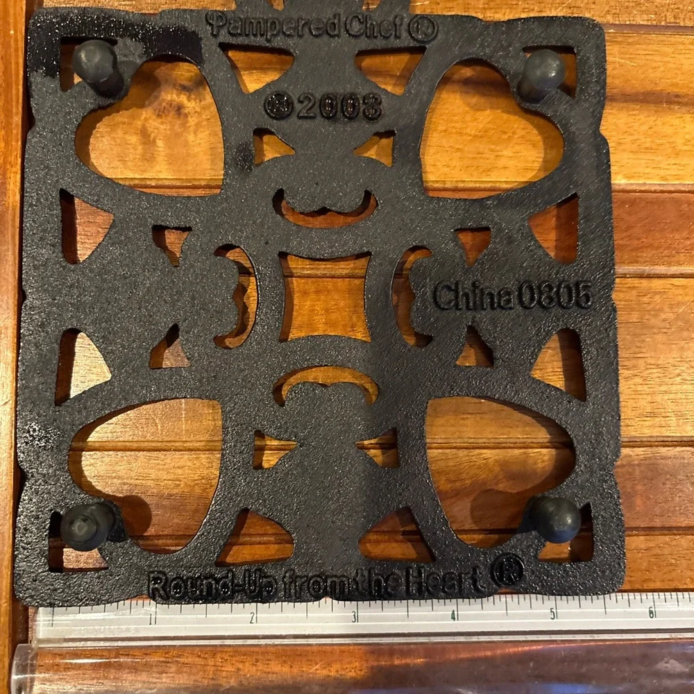 Pampered Chef Round-Up From the Heart Trivet 2008 Cast Iron and Copper